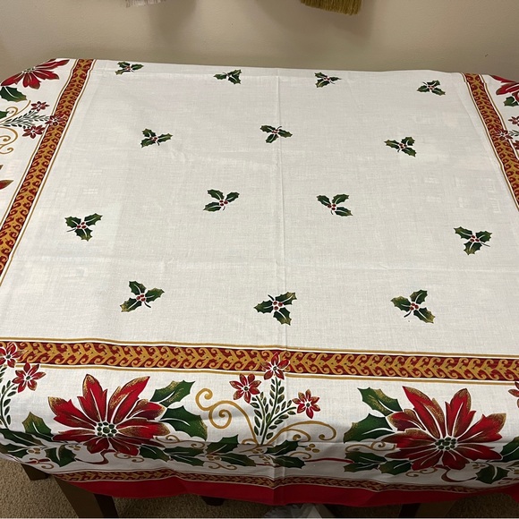 Vintage Christmas rectangular poinsettia tablecloth unused 70” x 52” - Picture 4 of 4